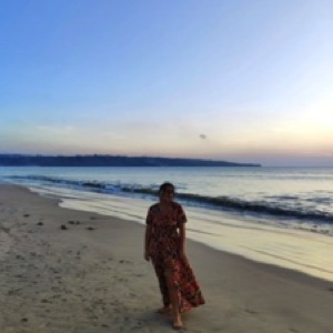 Bali sud, côte ouest : Kuta, Jimbaran et Uluwatu. Un juste milieu entre spiritualité des locaux et surtourisme 🫠.#bali #Indonesia